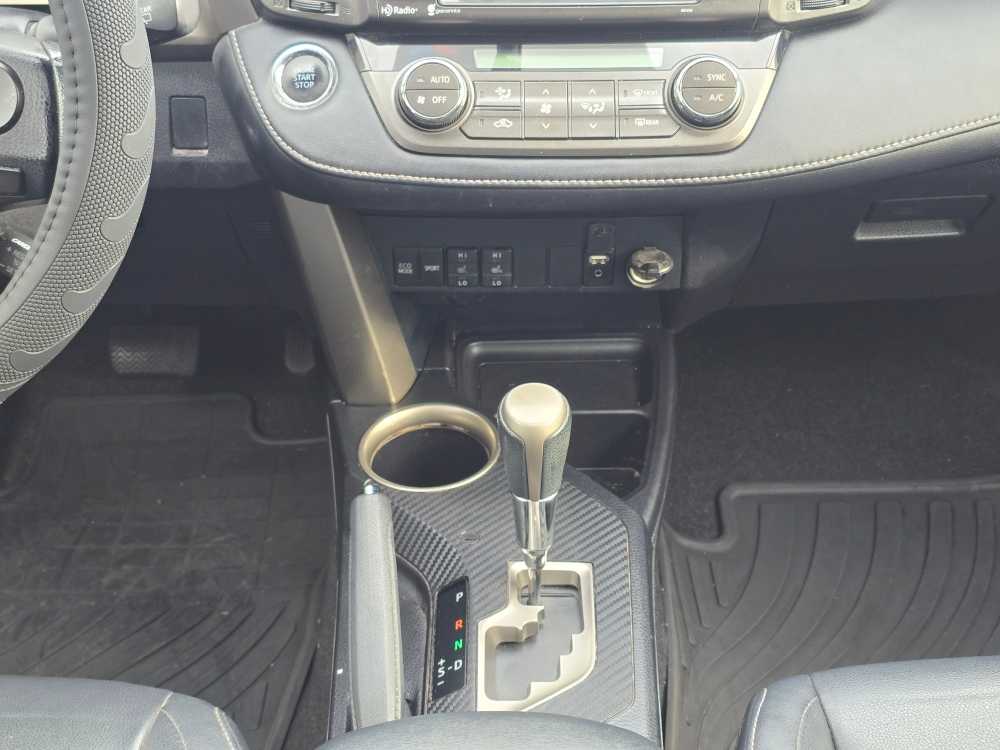 Thumbnail: 2015 Toyota RAV4 - 13