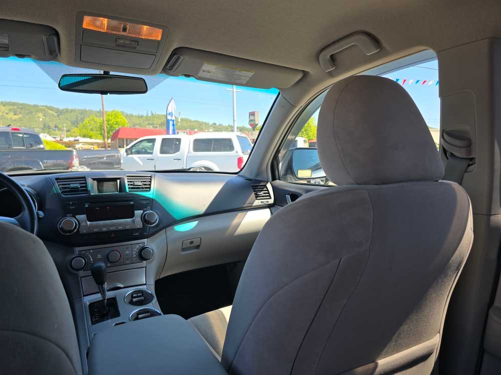 Thumbnail: 2012 Toyota Highlander - 14