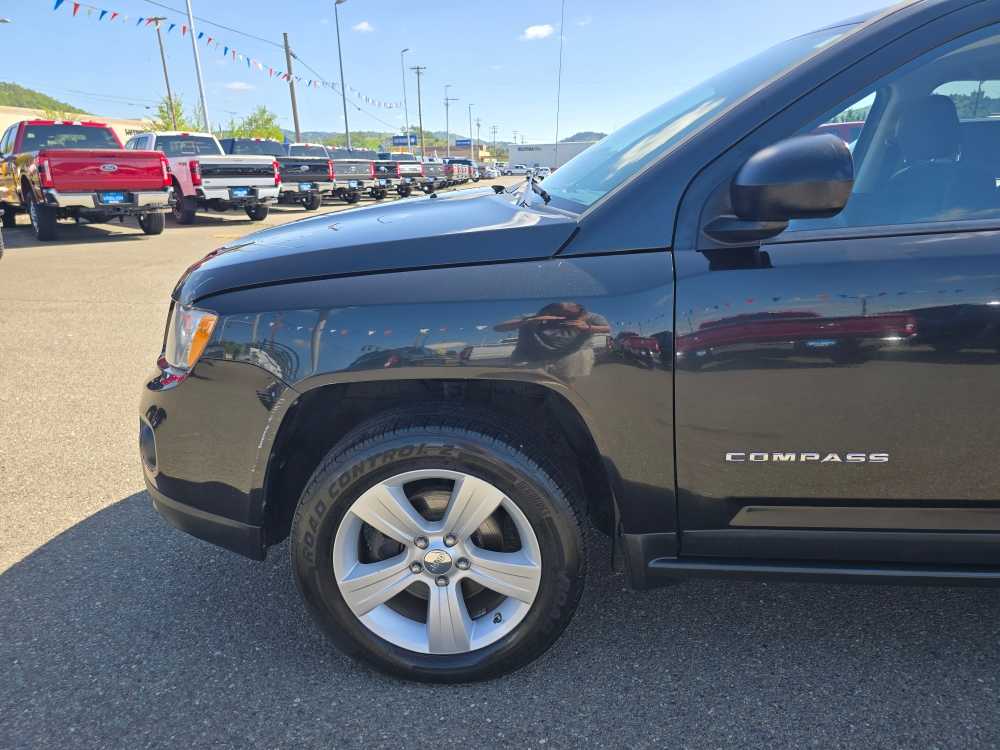 Thumbnail: 2011 Jeep Compass - 19