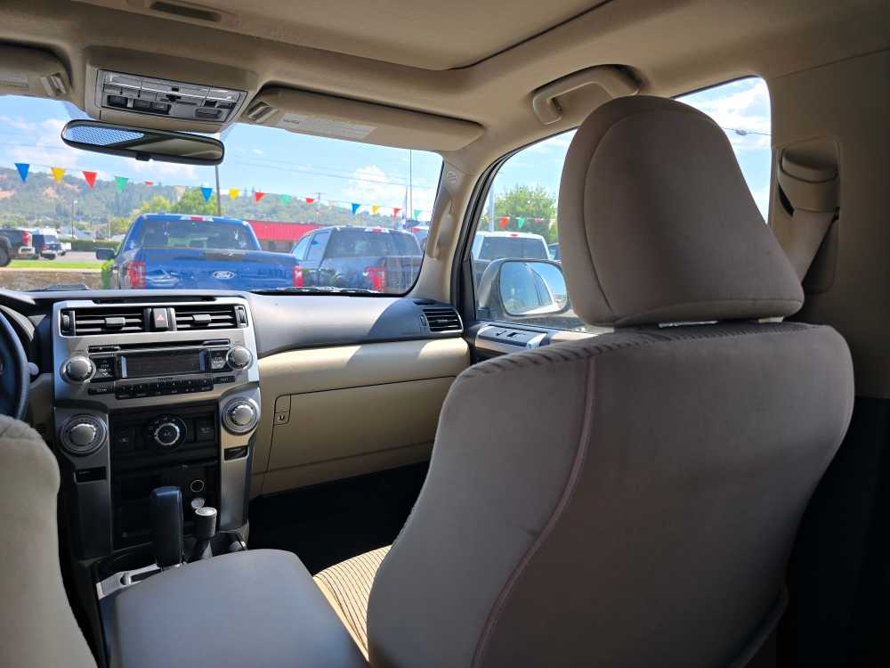 Thumbnail: 2011 Toyota 4Runner - 14