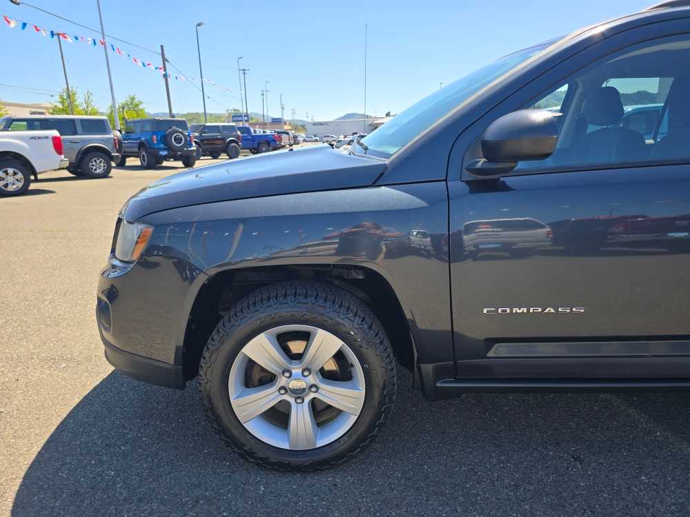 Thumbnail: 2014 Jeep Compass - 19