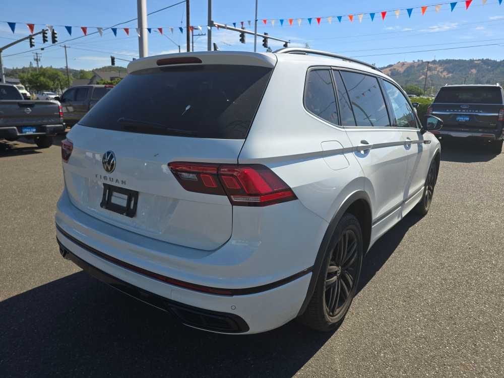 Thumbnail: 2022 Volkswagen Tiguan - 2
