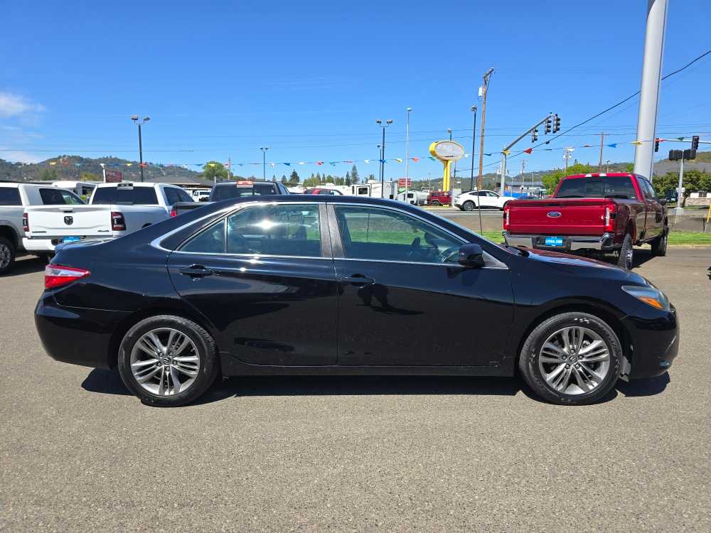 Thumbnail: 2015 Toyota Camry - 6