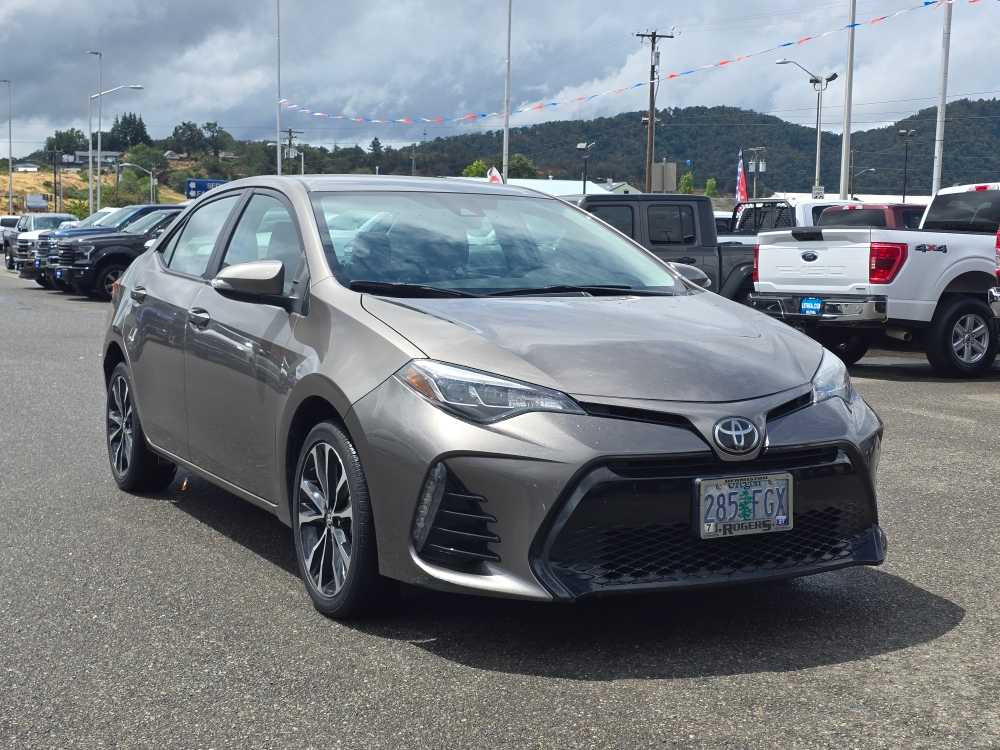 Thumbnail: 2018 Toyota Corolla - 4
