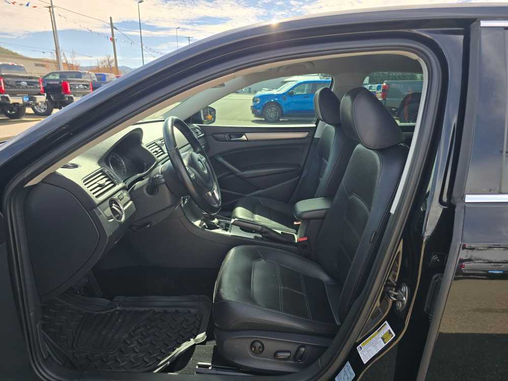 Thumbnail: 2014 Volkswagen Passat - 9