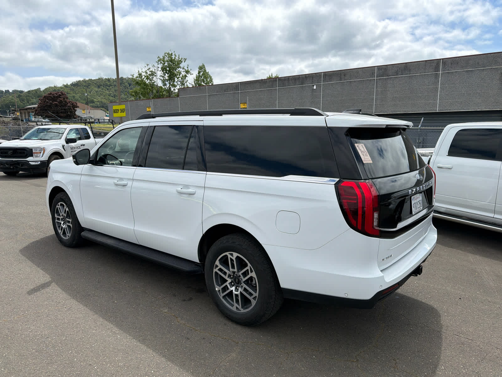 Thumbnail: 2025 Ford Expedition MAX - 3