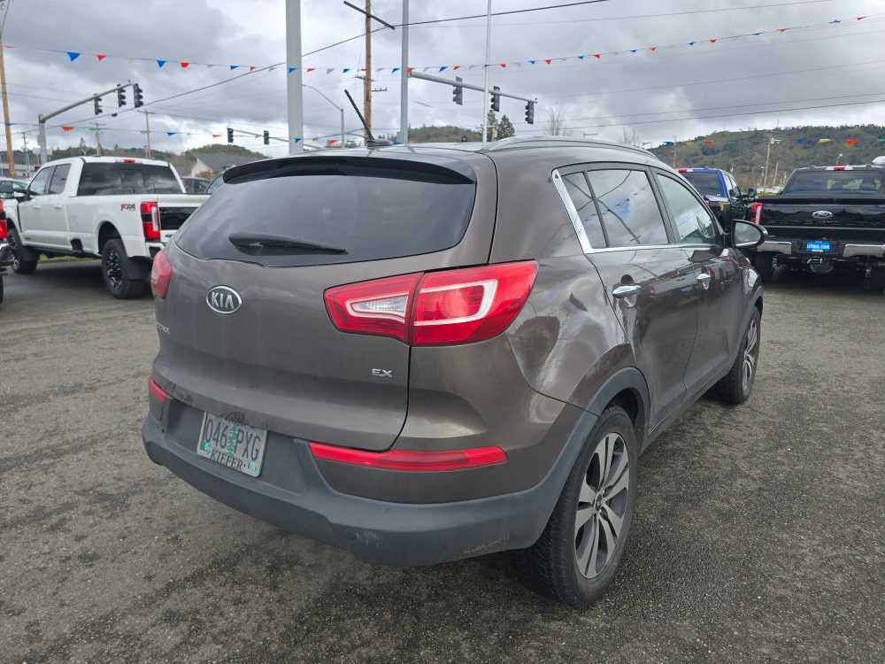 Thumbnail: 2011 Kia Sportage - 3