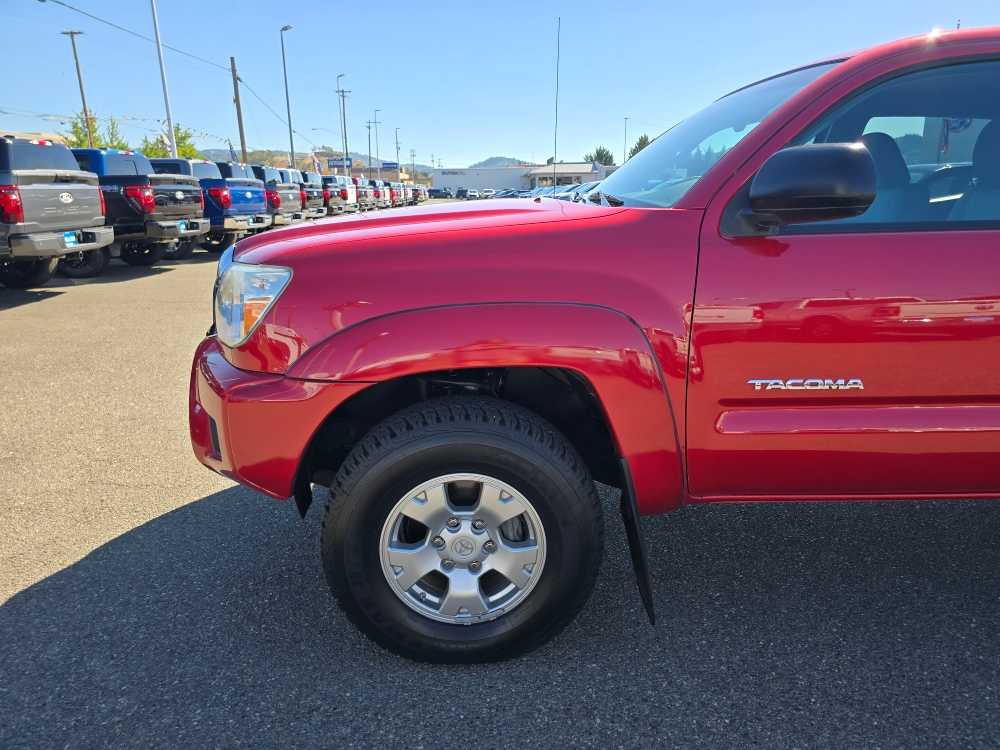 Thumbnail: 2014 Toyota Tacoma - 18