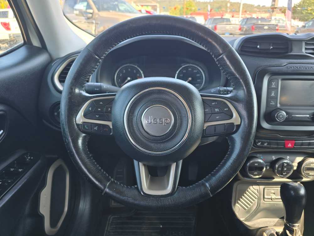 Thumbnail: 2016 Jeep Renegade - 11