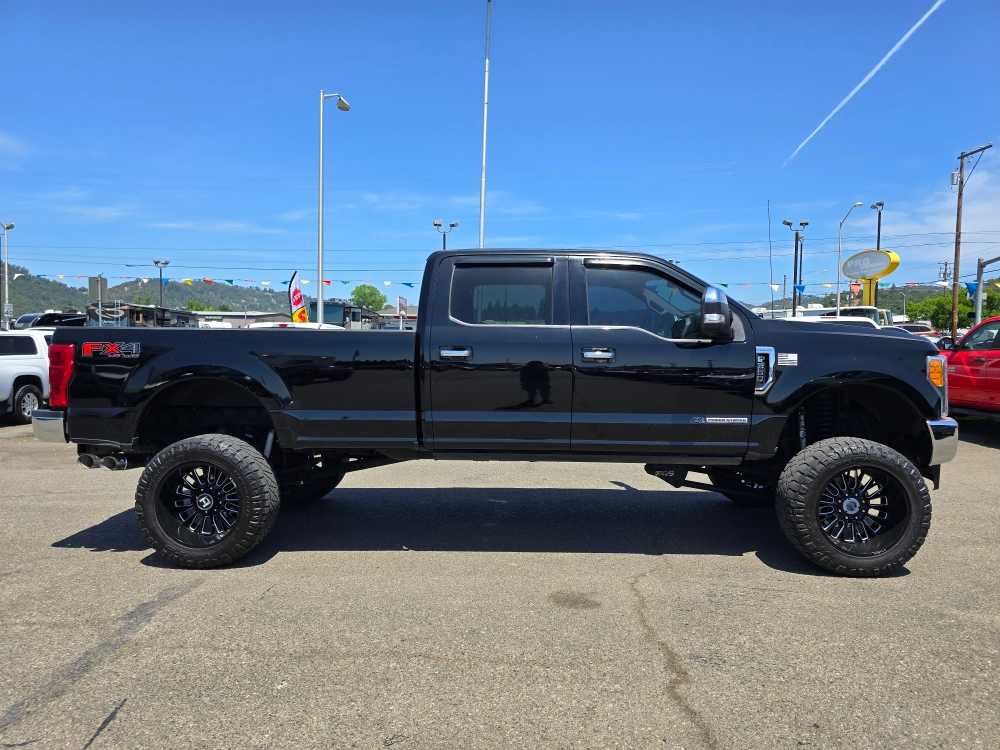 Thumbnail: 2017 Ford F-350 - 6