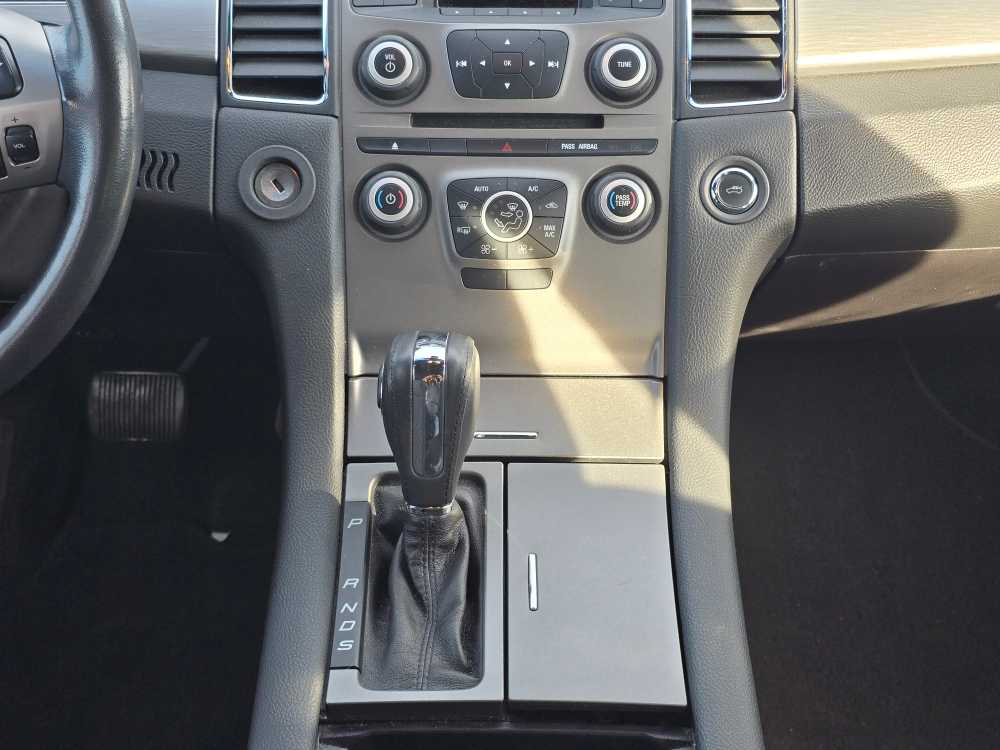 Thumbnail: 2013 Ford Taurus - 14