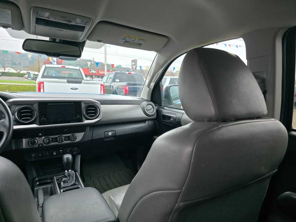 Thumbnail: 2019 Toyota Tacoma - 14