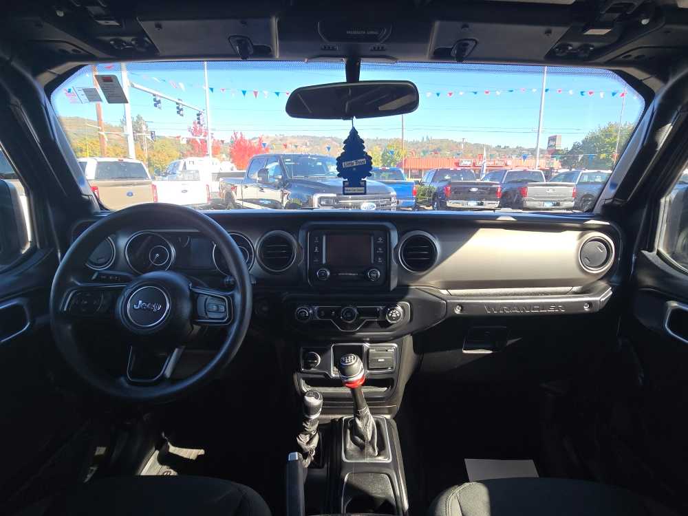 Thumbnail: 2019 Jeep Wrangler - 15