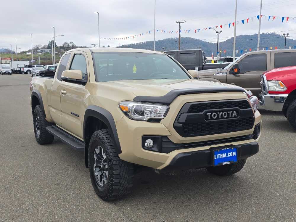 Thumbnail: 2017 Toyota Tacoma - 7