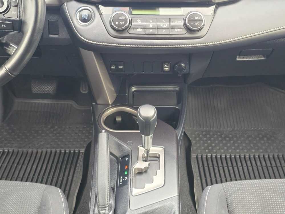 Thumbnail: 2018 Toyota RAV4 - 13