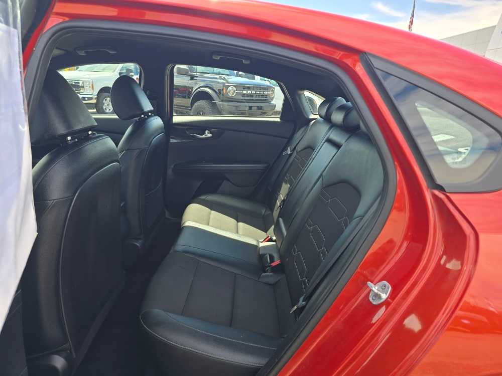 Thumbnail: 2021 Kia Forte - 15
