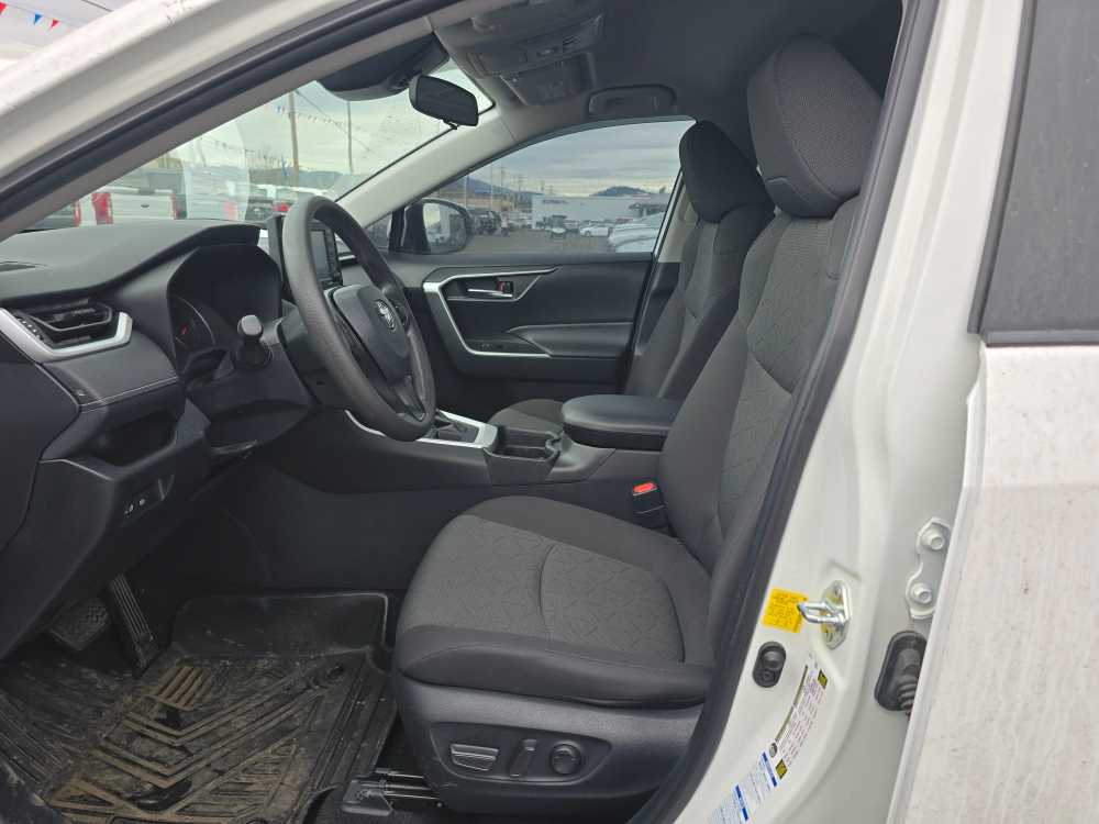 Thumbnail: 2021 Toyota RAV4 - 9