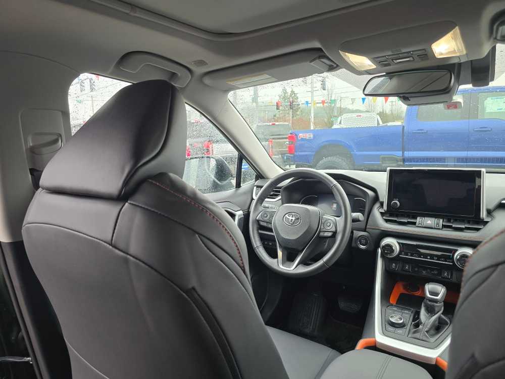 Thumbnail: 2024 Toyota RAV4 - 10