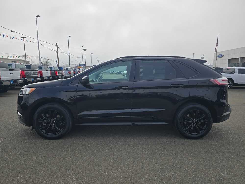 Thumbnail: 2022 Ford Edge - 2