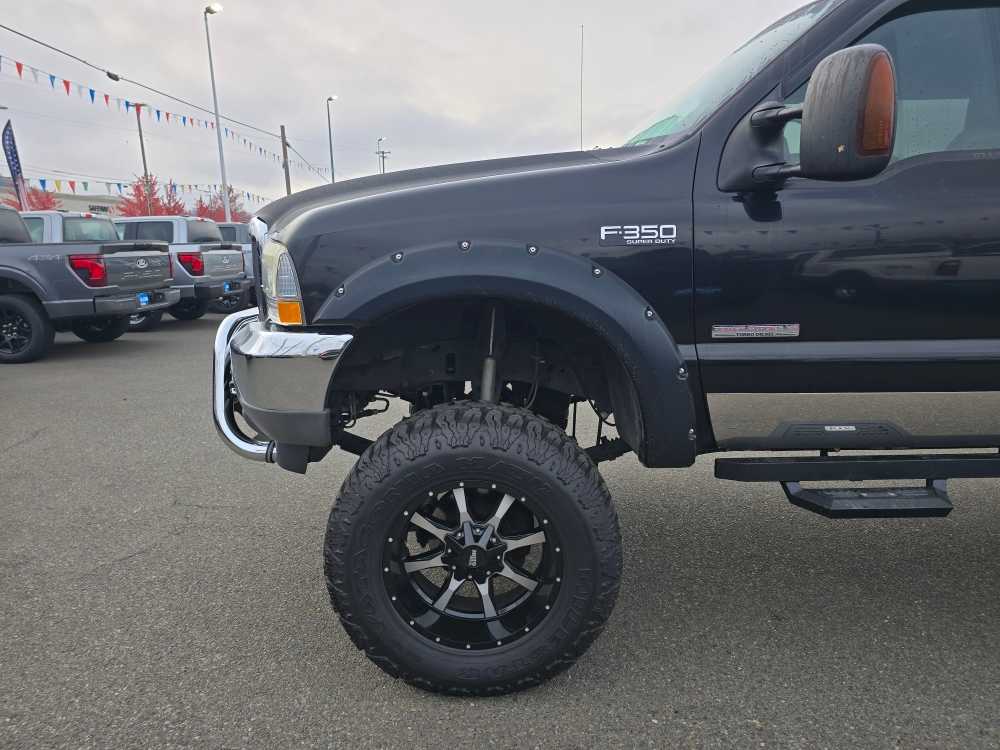 Thumbnail: 2004 Ford F-350 - 19