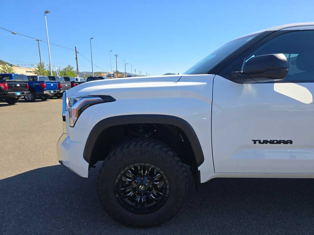 Thumbnail: 2025 Toyota Tundra - 6