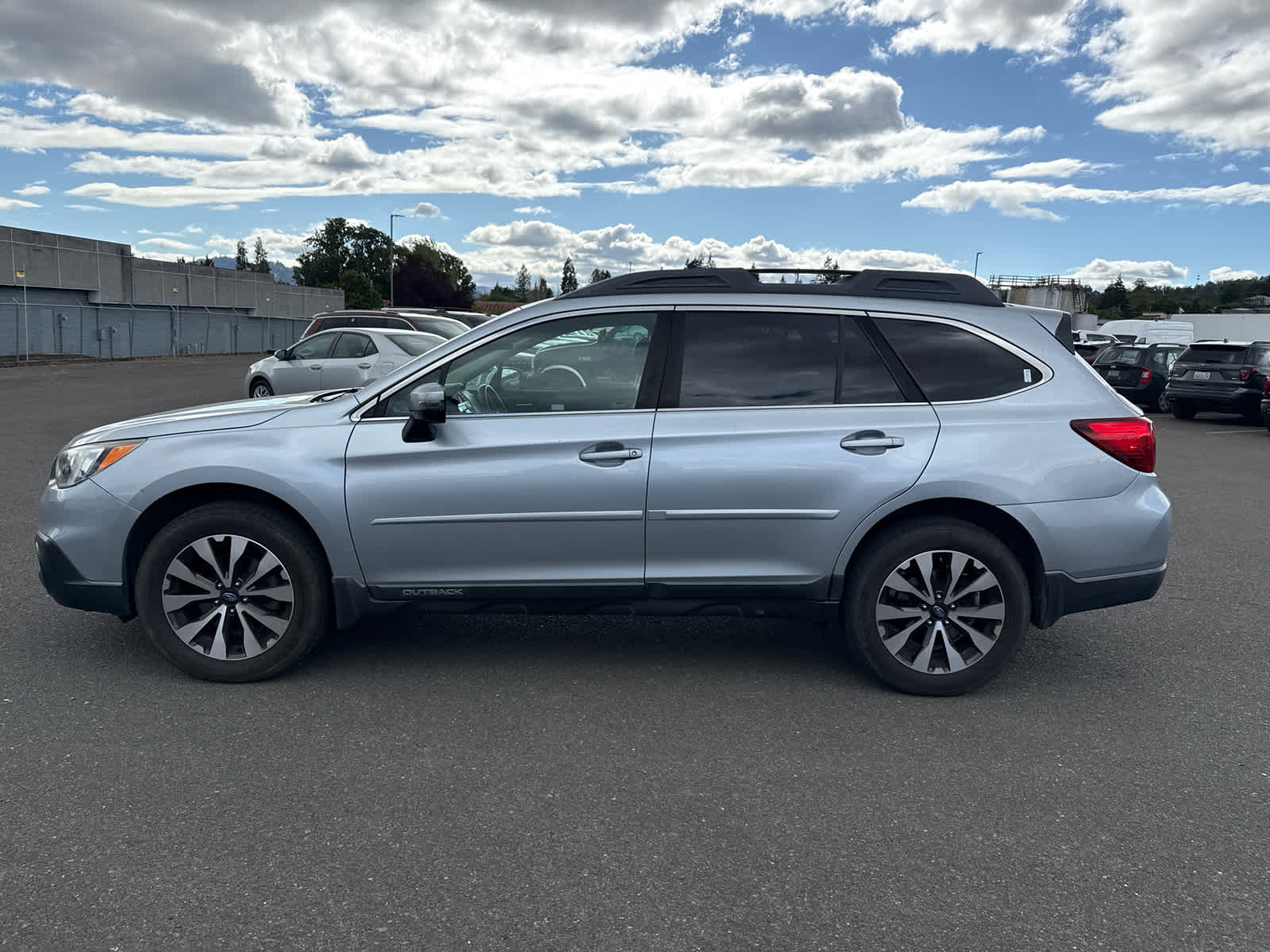 Thumbnail: 2017 Subaru Outback - 2