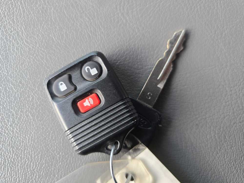 Thumbnail: 2004 Ford F-350 - 22