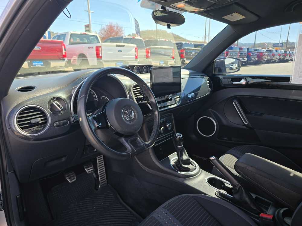 Thumbnail: 2013 Volkswagen Beetle - 10