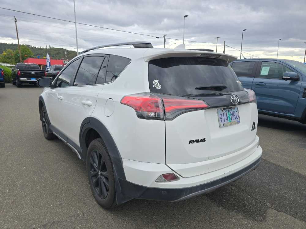 Thumbnail: 2018 Toyota RAV4 - 2