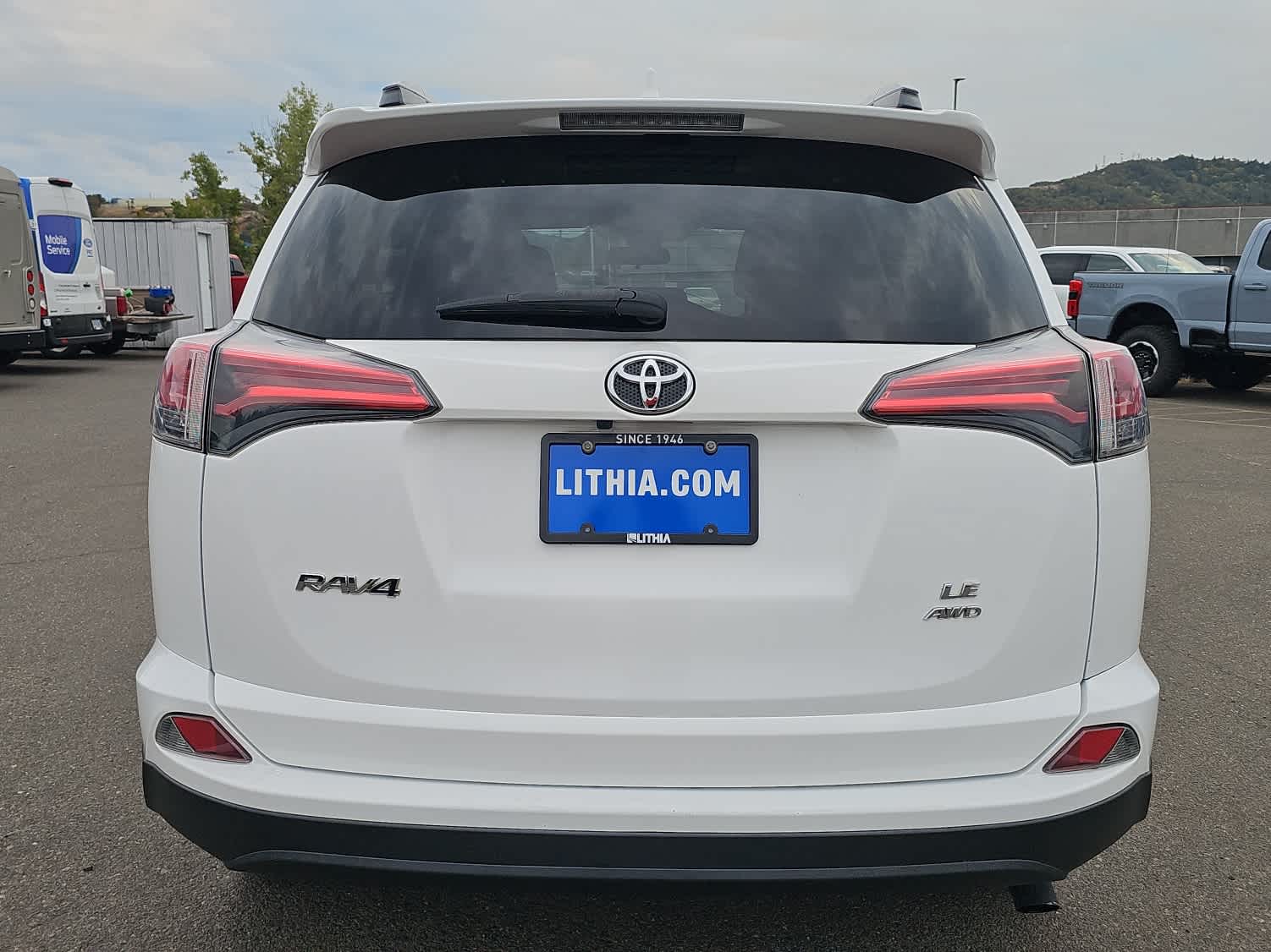 Thumbnail: 2018 Toyota RAV4 - 4