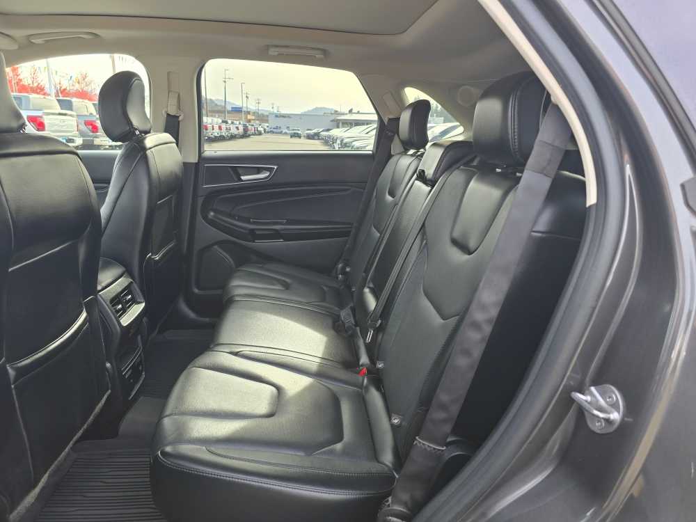 Thumbnail: 2018 Ford Edge - 16