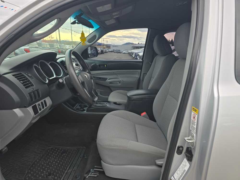 Thumbnail: 2012 Toyota Tacoma - 10