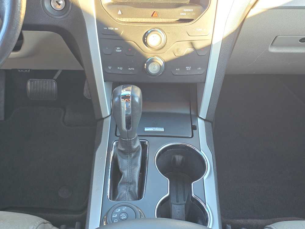 Thumbnail: 2015 Ford Explorer - 13