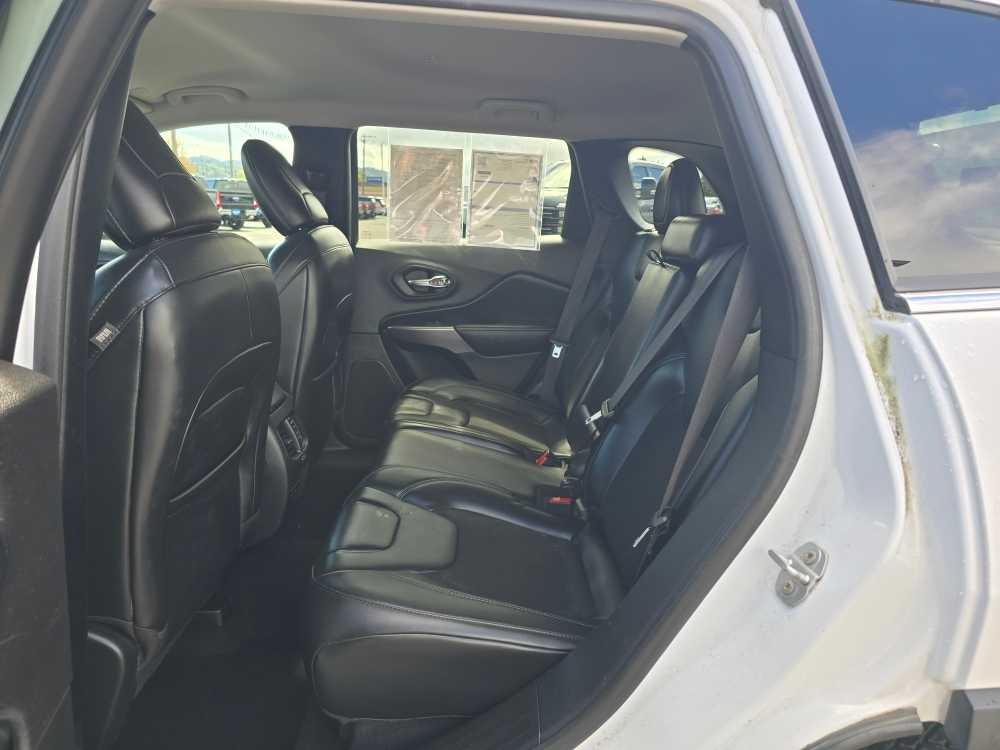 Thumbnail: 2020 Jeep Cherokee - 16