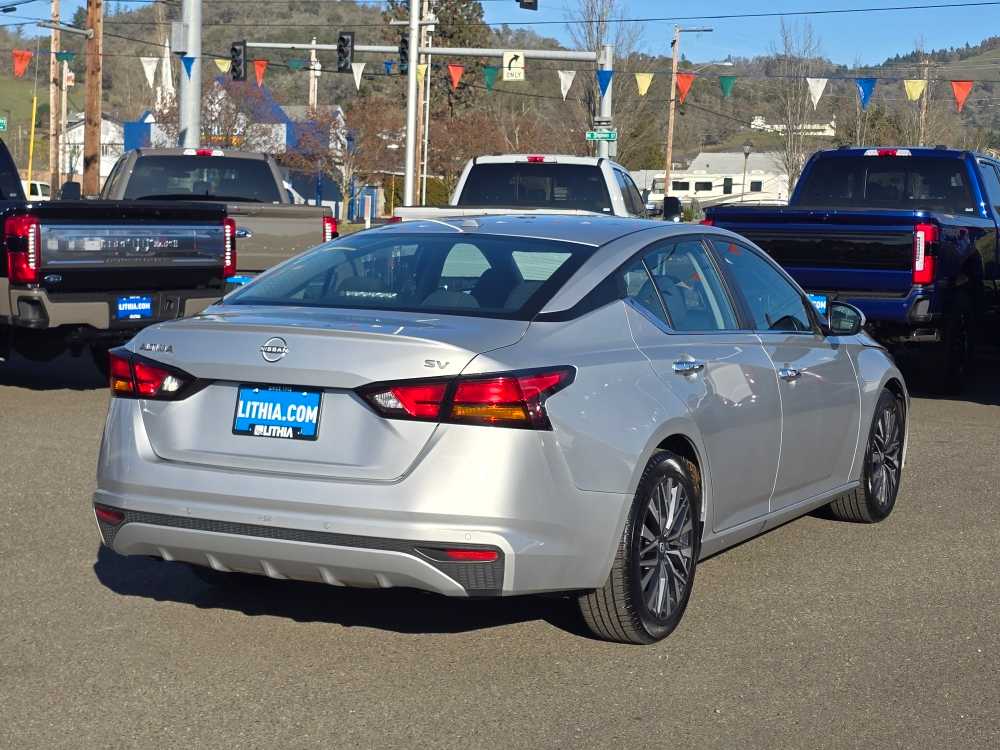 Thumbnail: 2023 Nissan Altima - 5