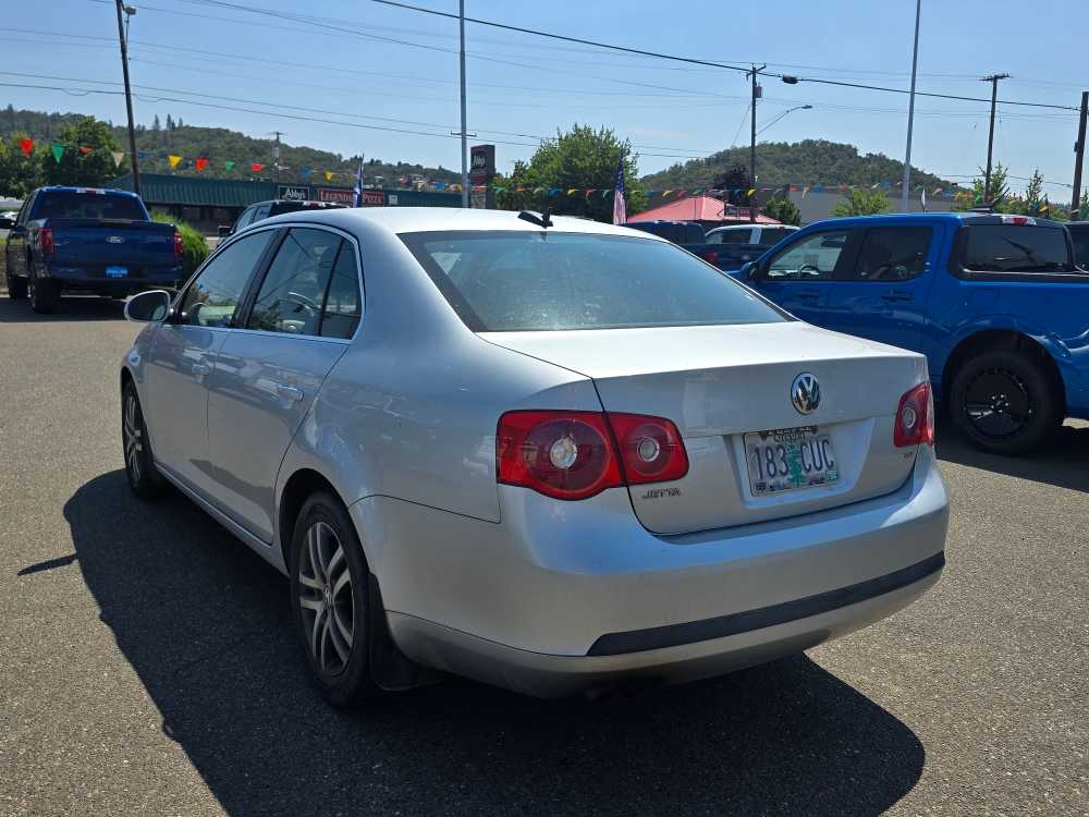 Thumbnail: 2006 Volkswagen Jetta - 2
