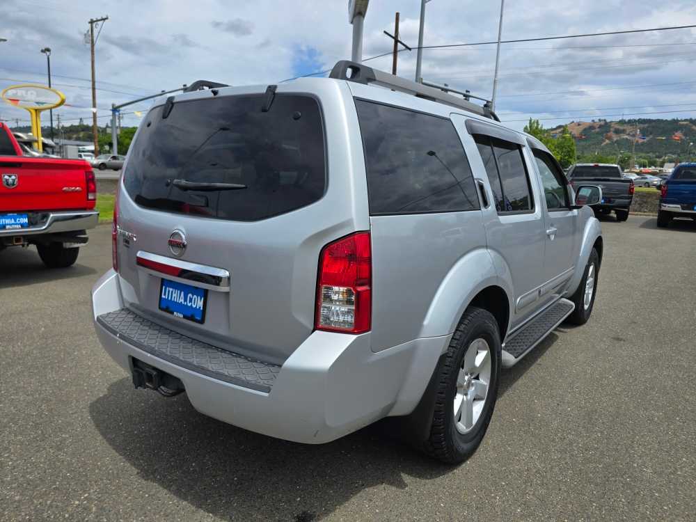 2011 Nissan Pathfinder SV 5