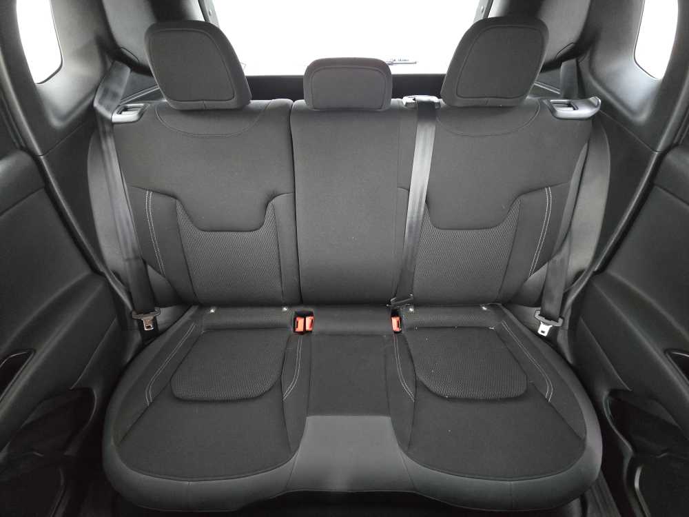 Thumbnail: 2022 Jeep Renegade - 17