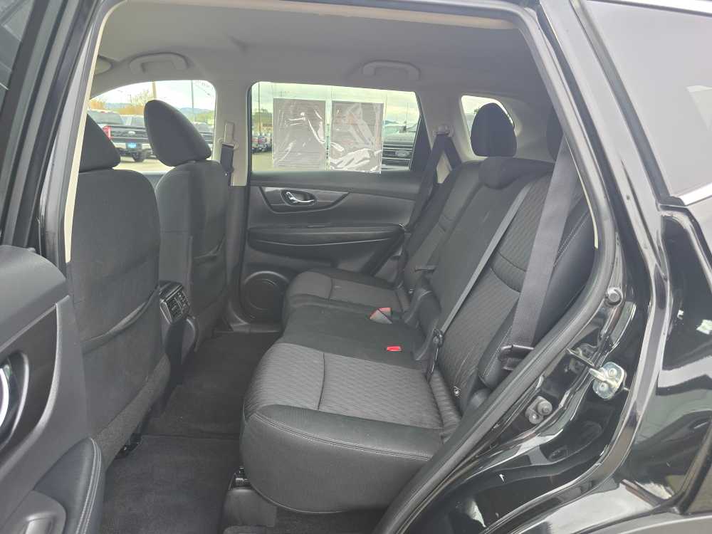 Thumbnail: 2017 Nissan Rogue - 16