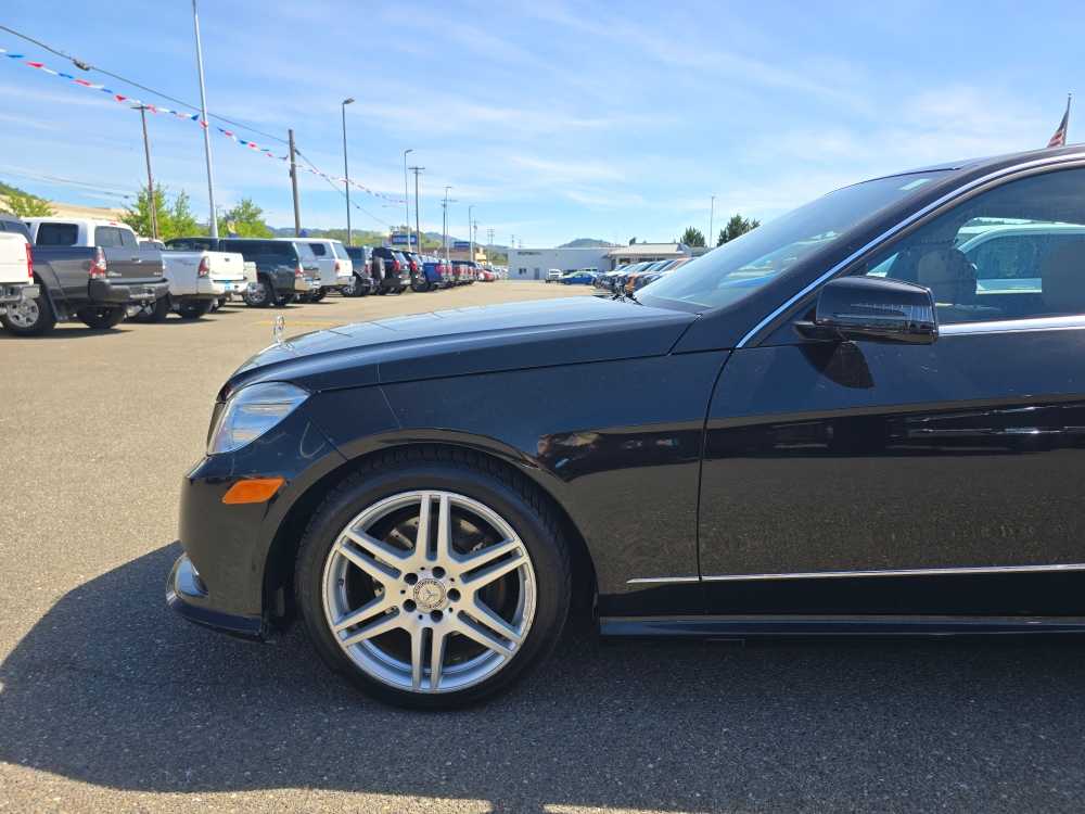Thumbnail: 2010 Mercedes-Benz E-Class - 17