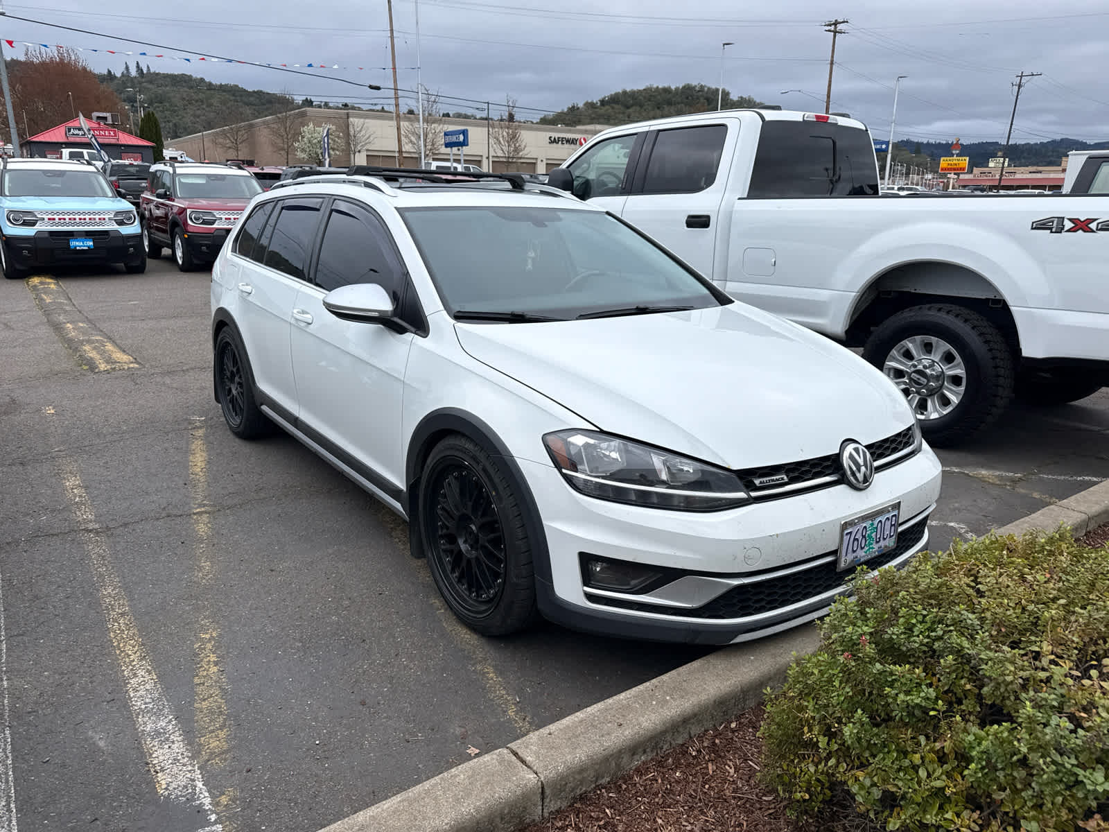 Thumbnail: 2019 Volkswagen Golf - 4
