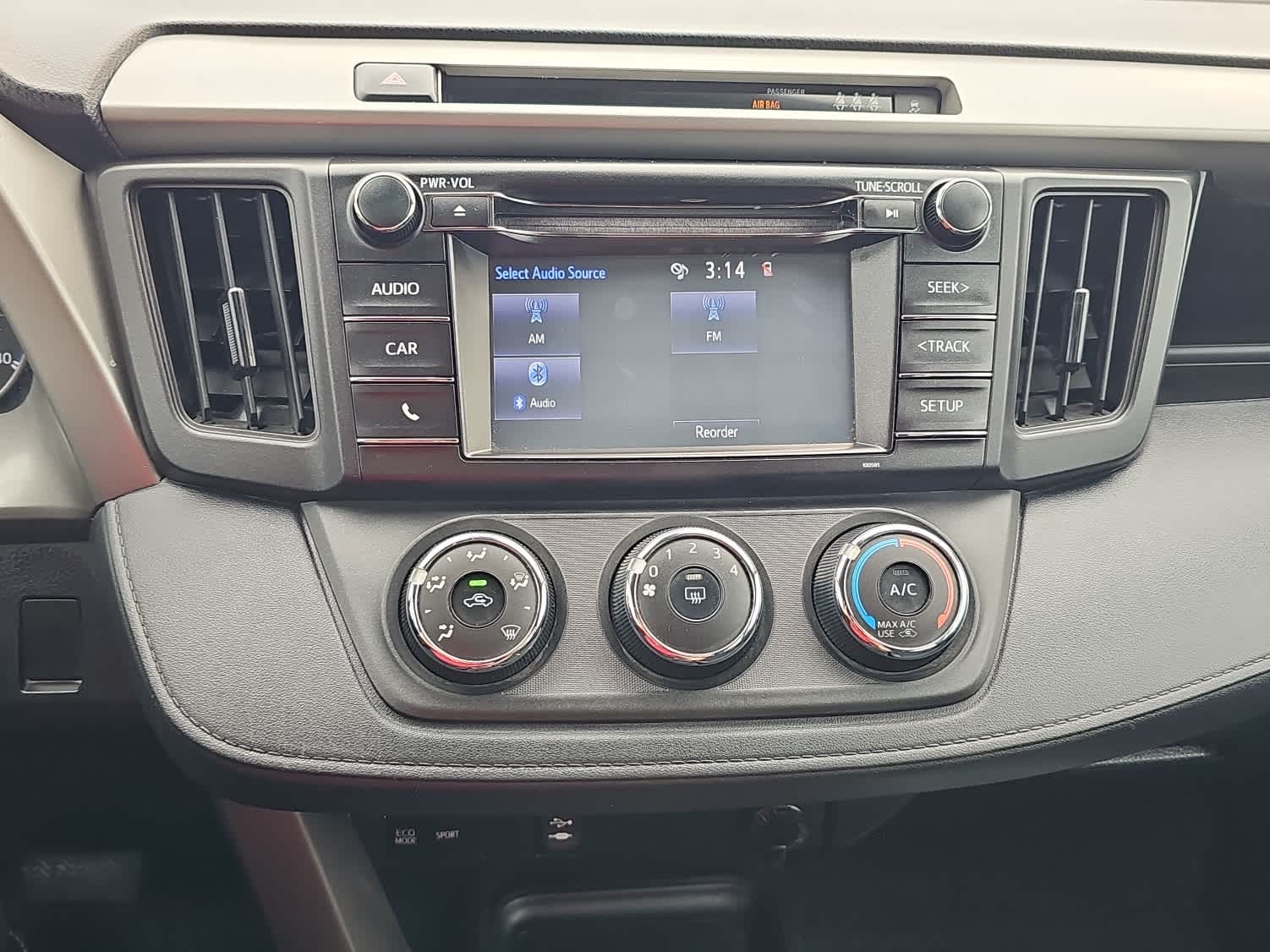 Thumbnail: 2018 Toyota RAV4 - 13