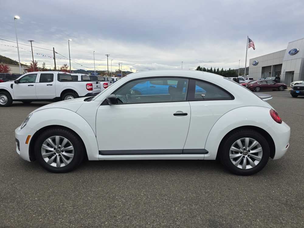 Thumbnail: 2017 Volkswagen Beetle - 2