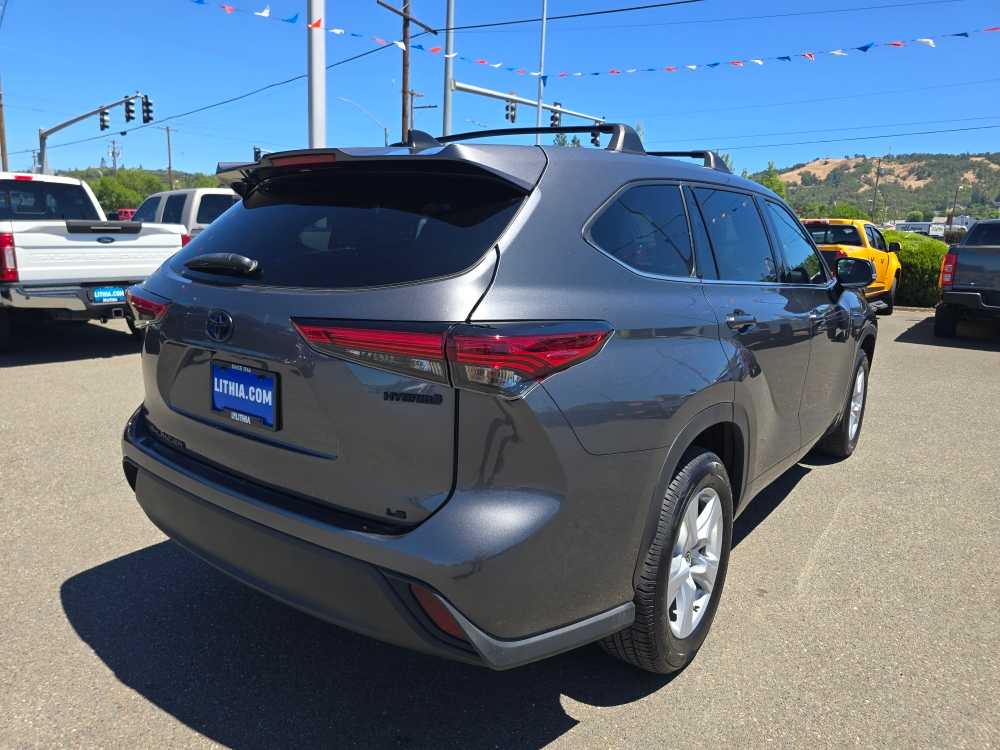Thumbnail: 2022 Toyota Highlander - 5