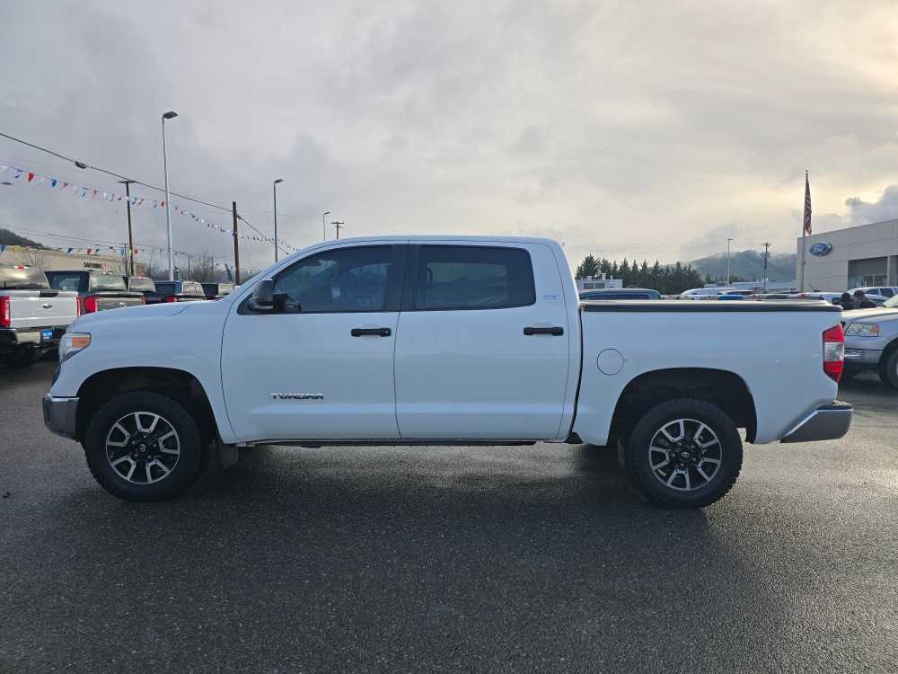 Thumbnail: 2016 Toyota Tundra - 2