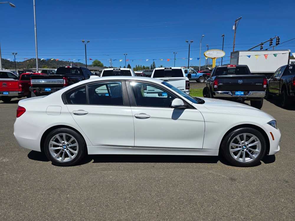 Thumbnail: 2016 BMW 3 Series - 7