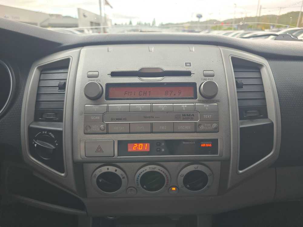 Thumbnail: 2010 Toyota Tacoma - 12