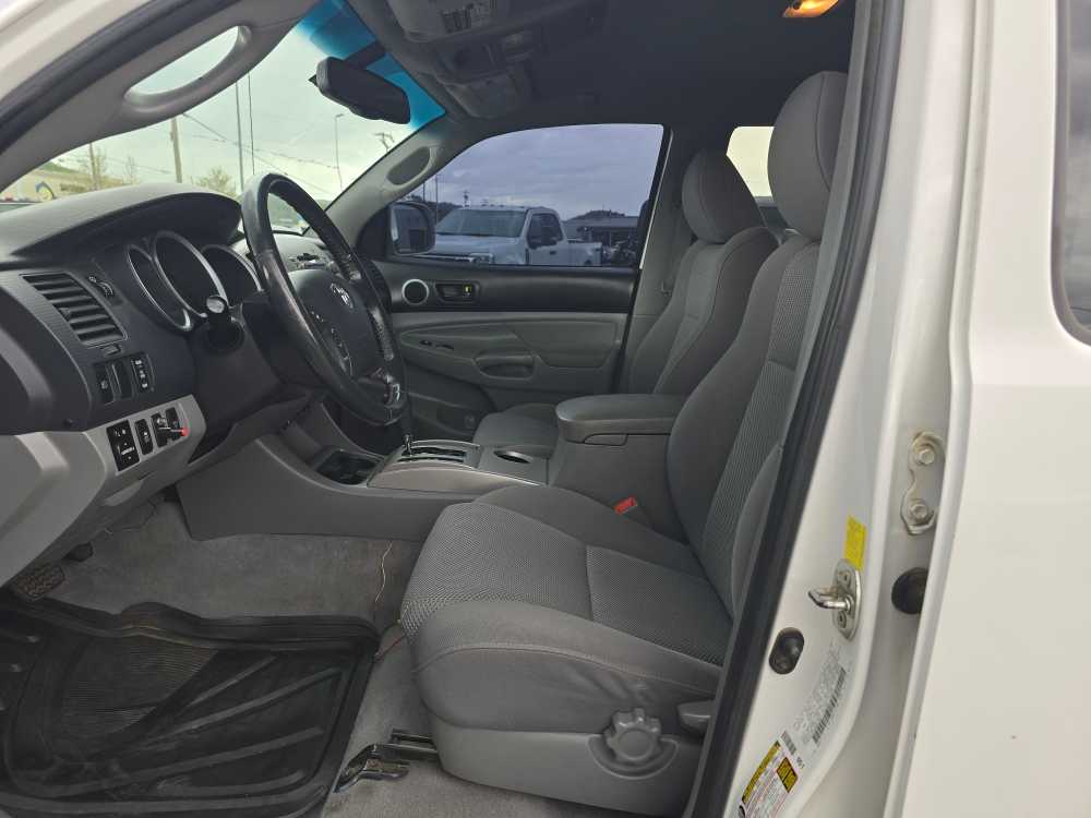 Thumbnail: 2010 Toyota Tacoma - 9