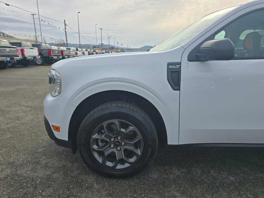 Thumbnail: 2022 Ford Maverick - 6