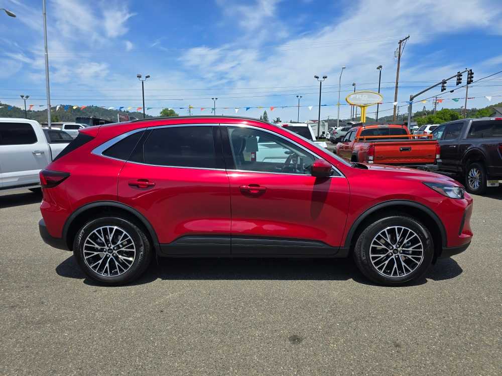 Thumbnail: 2025 Ford Escape - 6